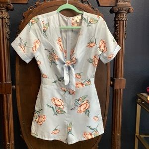 ❇️Bundle 3, get one free❇️ Short Jumper with Cutout.